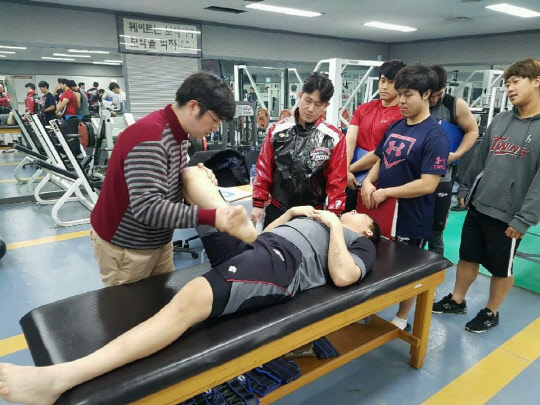 22일 잠실야구장에서 메디컬 테스트를 받고 있는 LG 트윈스 선수들. 사진=연합뉴스